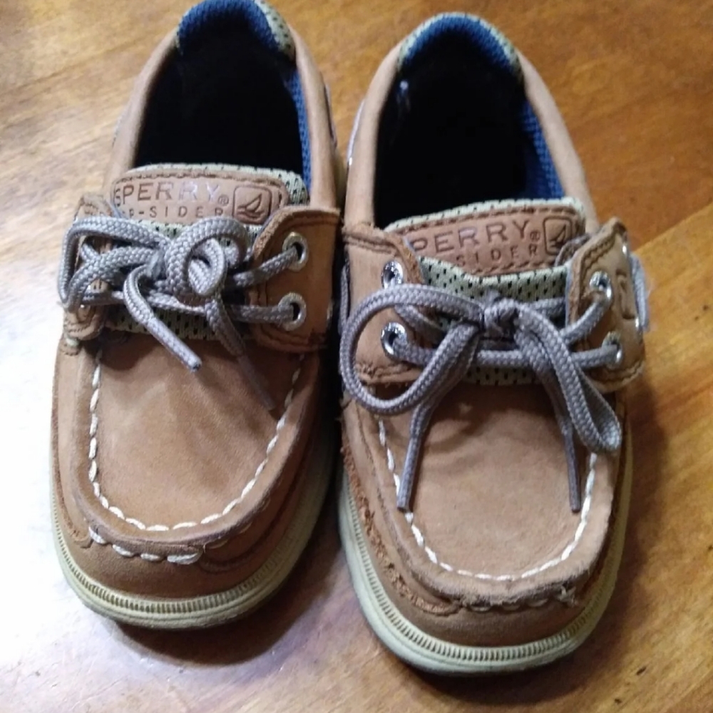 Toddlers size 6 sperrys